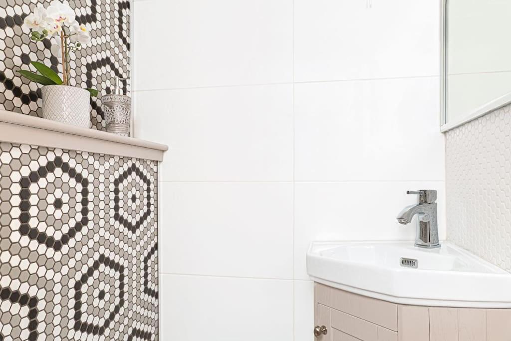 Newly Refurbished 2-Bedroom Flat In Notting Hill Londra Dış mekan fotoğraf