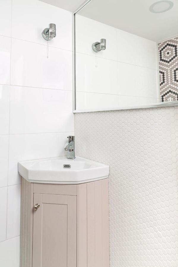 Newly Refurbished 2-Bedroom Flat In Notting Hill Londra Dış mekan fotoğraf